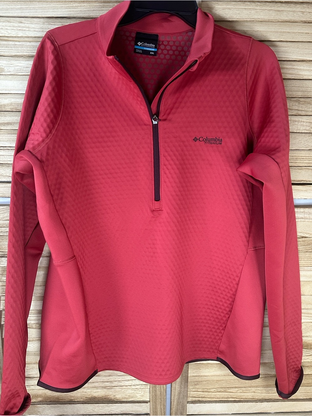 Columbia women’s Coral Red Half-Zip Performance Pullover XXL